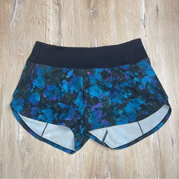 Lululemon Women’s Sz 6 SPEED UP SHORT 2.5" Floral Shift Blue Multi Black Run. - Picture 4 of 14